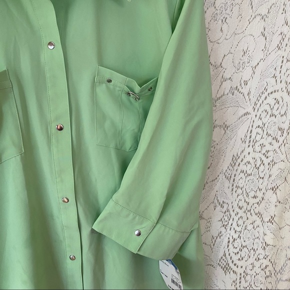 Covington Woman Lime 3/4 Sleeve Snap Front Shirt - Picture 7 of 14